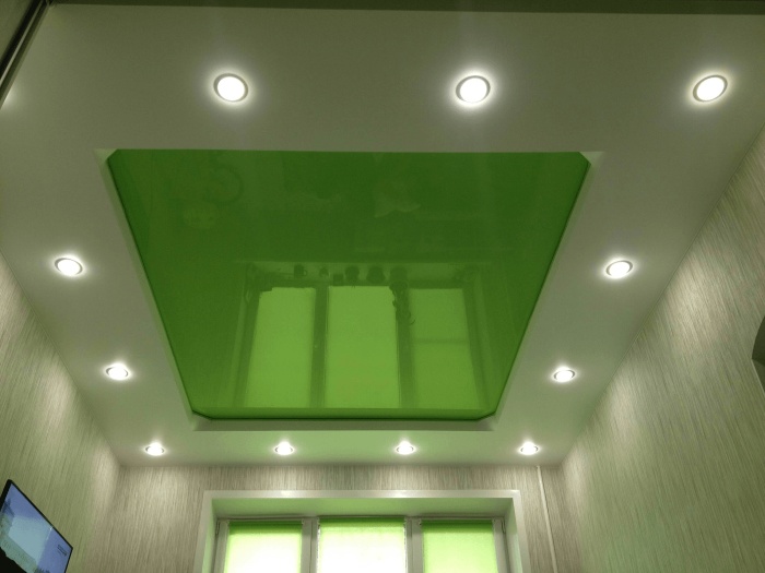 Цветной потолок (зеленый)