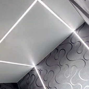 Световые линии на потолке 13,6 м2