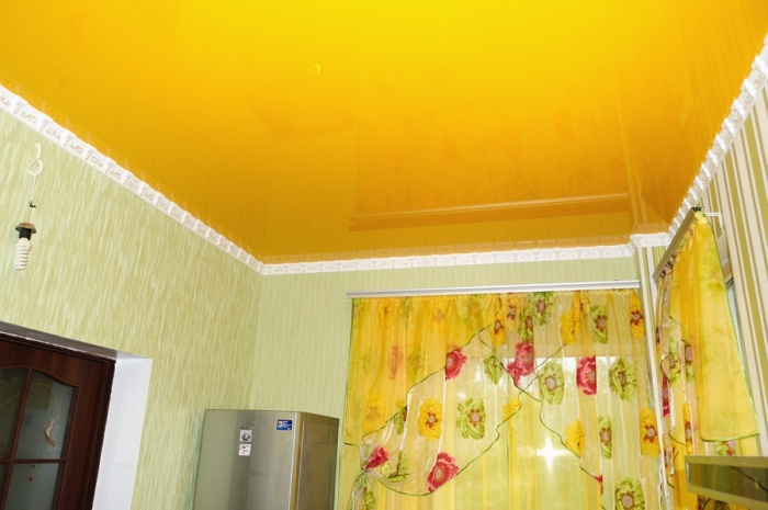 Цветной потолок (Желтый)